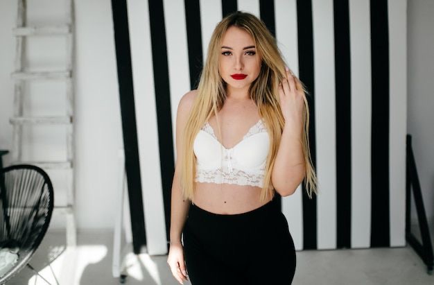 Freya Russian big boobs call girl in Jaipur